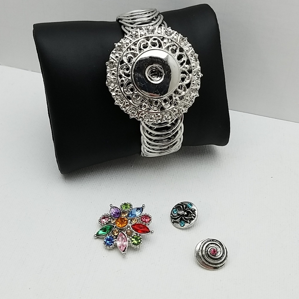 Snap It Exspanble Bracelet 3 Charms Silver Tone